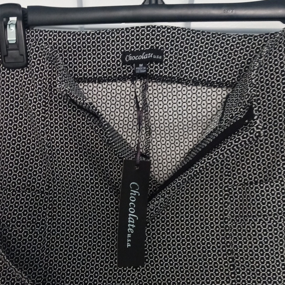 CHOCOLATE - Picture 2 of 4